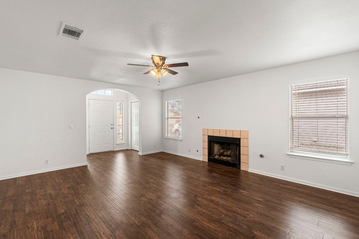 210 Summerside Avenue Lockhart, TX 78644 - Photo 7 of 29