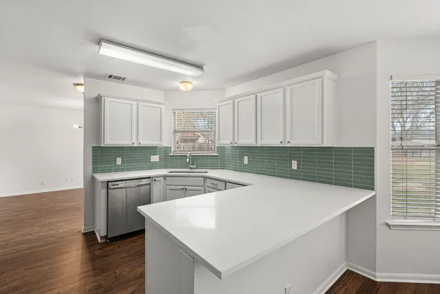 $285,000 | 210 Summerside Avenue, Lockhart, TX 78644