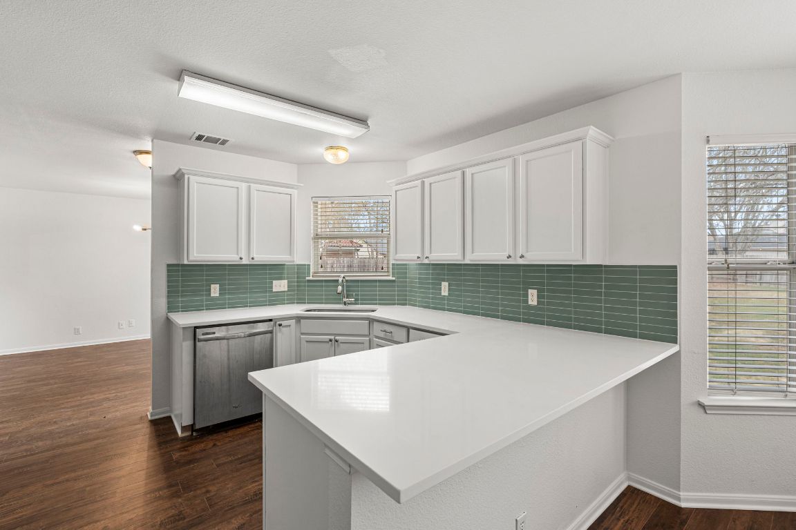 210 Summerside Avenue Lockhart, TX 78644 - Photo 9 of 29