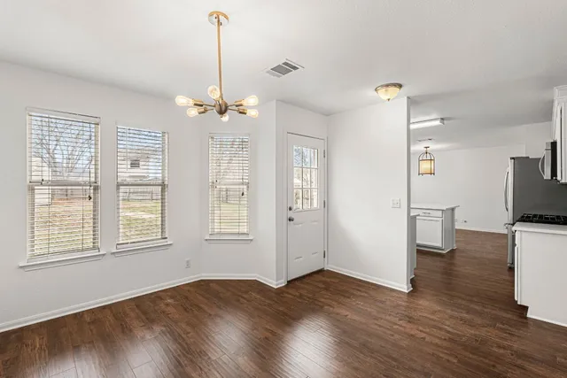 $285,000 | 210 Summerside Avenue, Lockhart, TX 78644