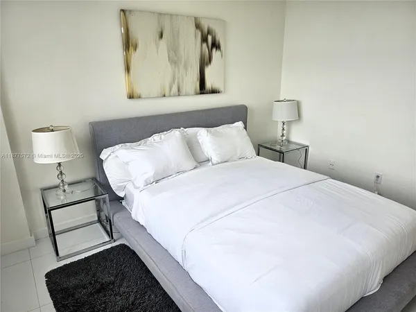 $6,000 | 5161 Collins Avenue, Unit 707, Miami Beach, FL 33140