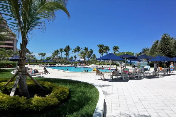 $6,000 | 5161 Collins Avenue, Unit 707, Miami Beach, FL 33140