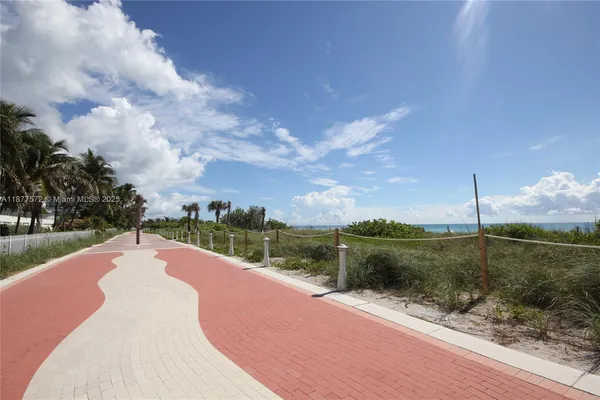 $6,000 | 5161 Collins Avenue, Unit 707, Miami Beach, FL 33140
