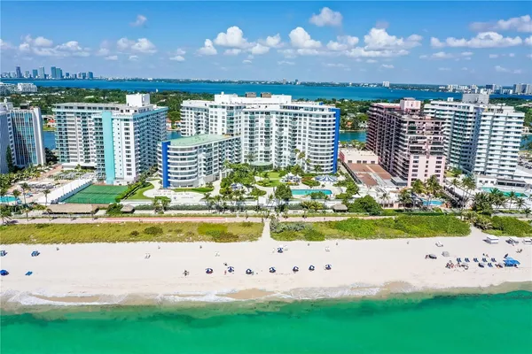 $6,000 | 5161 Collins Avenue, Unit 707, Miami Beach, FL 33140