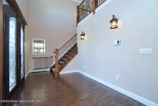 a view of entryway and stairs