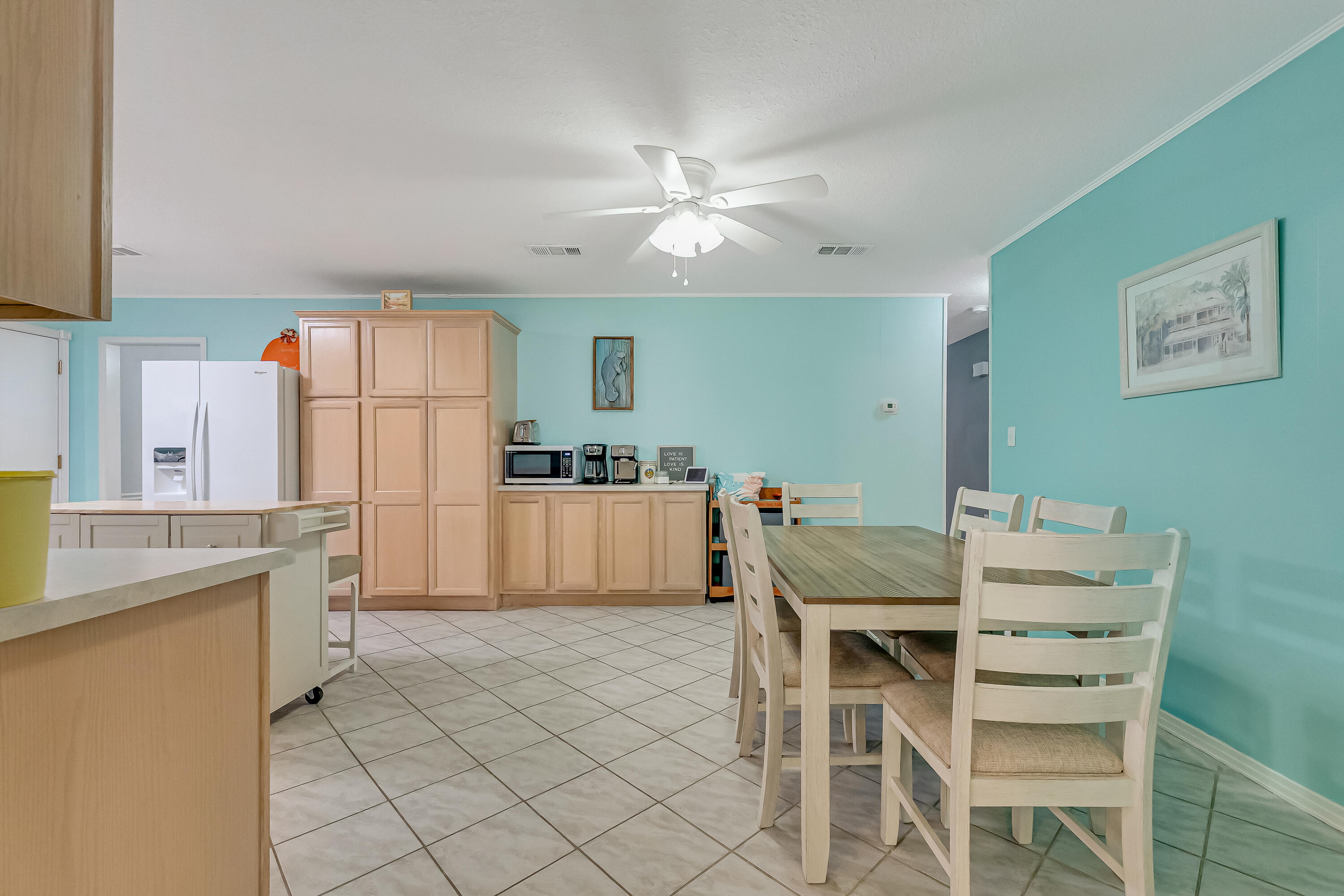 1811 Rattan Palm Drive Niceville, FL 32578 - Photo 19 of 57 a view of kitchen with breakfast area