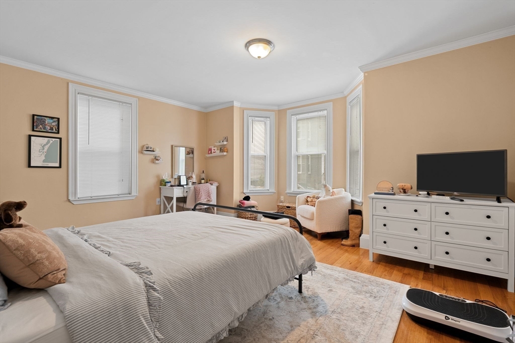 22 Chestnut Avenue Boston, MA 02130 - Photo 11 of 37