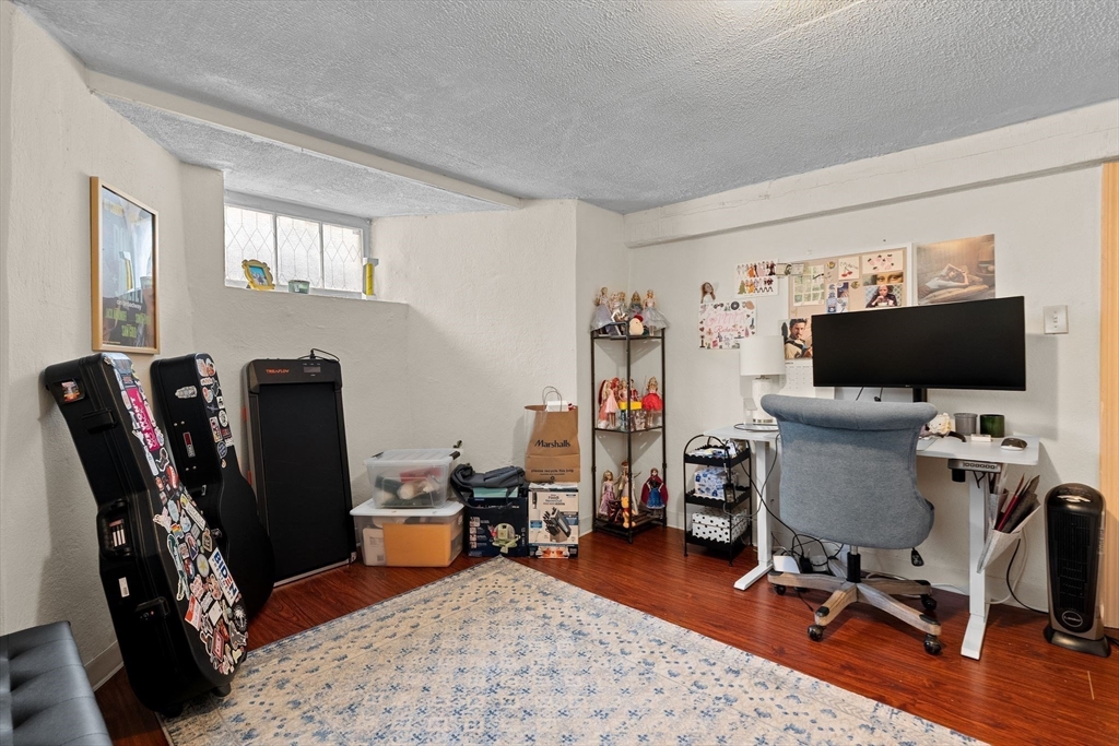 22 Chestnut Avenue Boston, MA 02130 - Photo 13 of 37