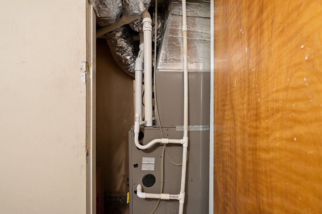 22 Chestnut Avenue Boston, MA 02130 - Photo 34 of 37