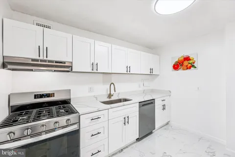 $195,000 | 1836 Metzerott Road, Unit T3, Hyattsville, MD 20783