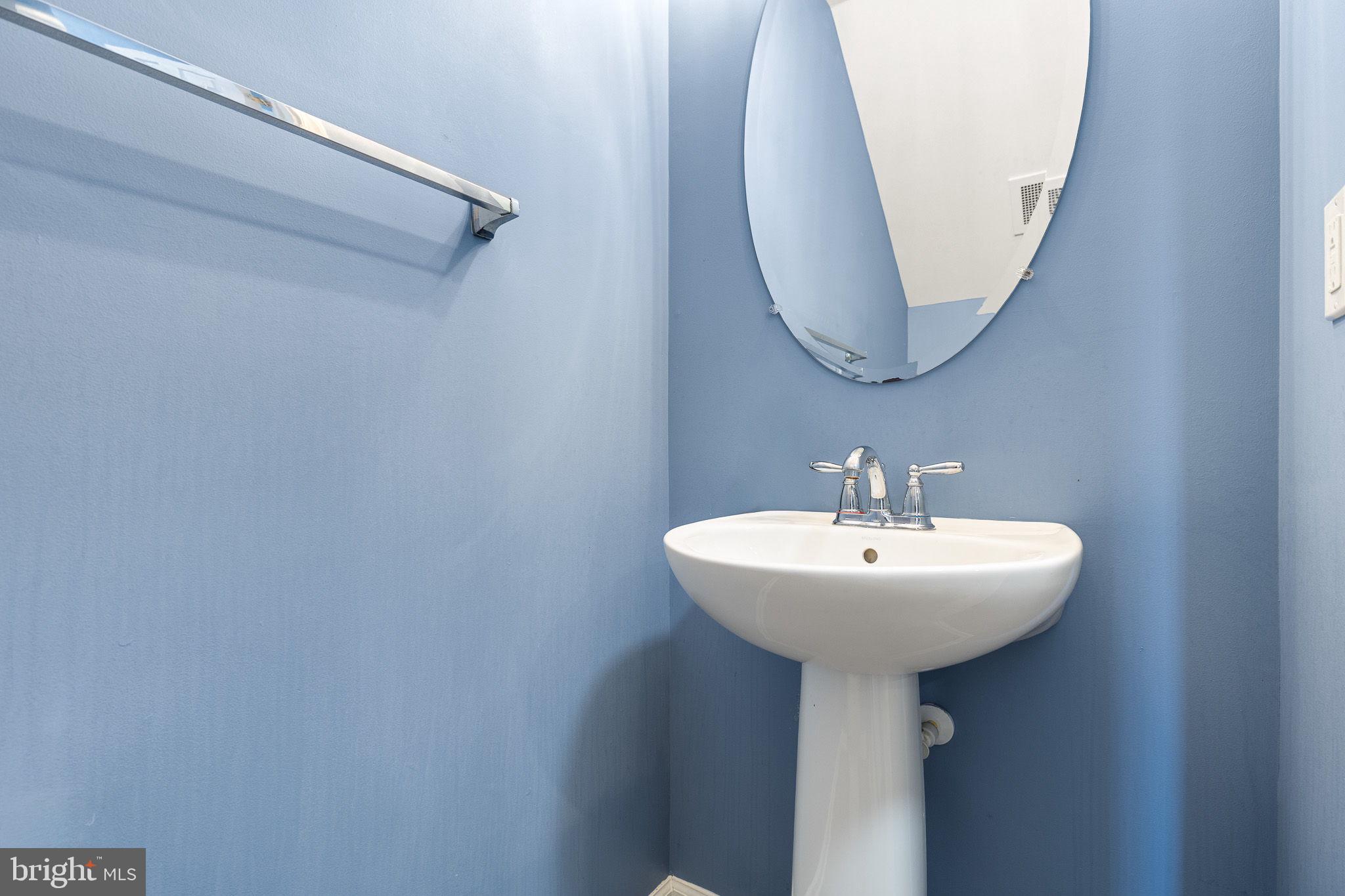 6022 Machen Road, Unit 179 Centreville, VA 20121 - Photo 14 of 25 Powder Room