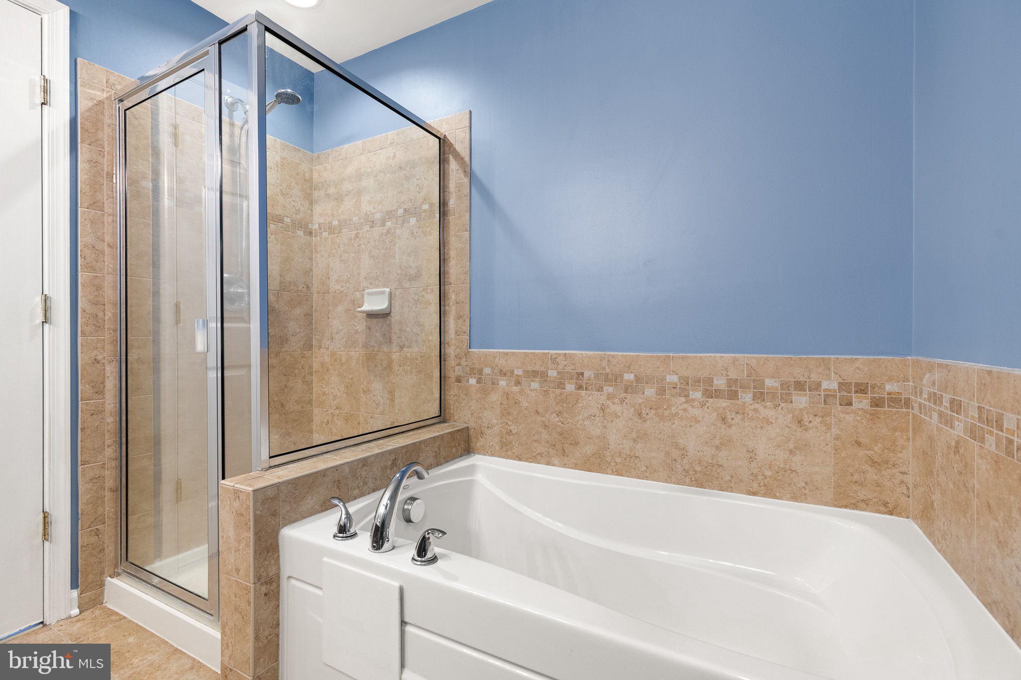 6022 Machen Road, Unit 179 Centreville, VA 20121 - Photo 17 of 25 Primary Bath