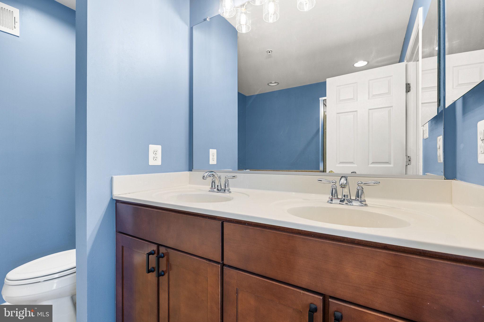6022 Machen Road, Unit 179 Centreville, VA 20121 - Photo 18 of 25 Double Sinks