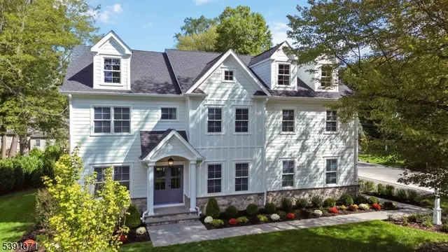 $3,850,000 | 2 Whitman Drive, Chatham, NJ 07928