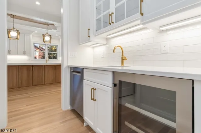 $3,850,000 | 2 Whitman Drive, Chatham, NJ 07928