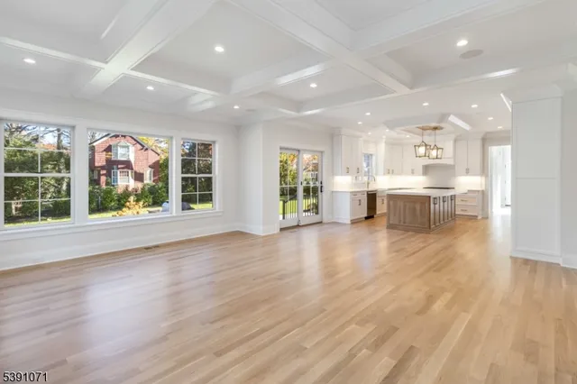 $3,850,000 | 2 Whitman Drive, Chatham, NJ 07928