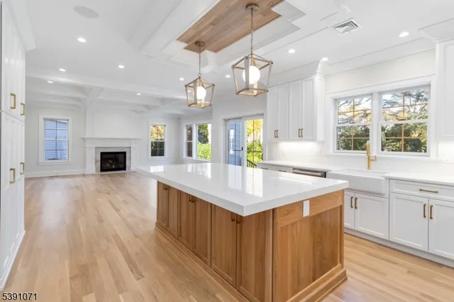 $3,850,000 | 2 Whitman Drive, Chatham, NJ 07928