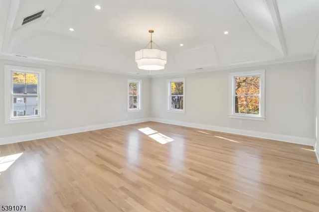 $3,850,000 | 2 Whitman Drive, Chatham, NJ 07928