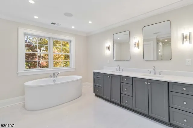 $3,850,000 | 2 Whitman Drive, Chatham, NJ 07928