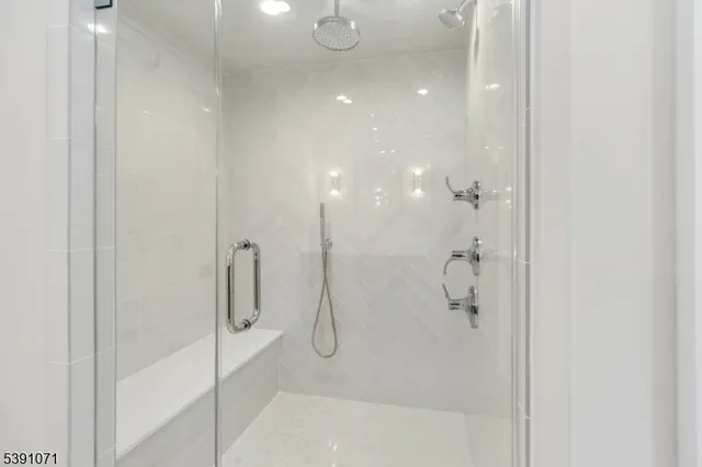 $3,850,000 | 2 Whitman Drive, Chatham, NJ 07928