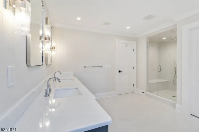 $3,850,000 | 2 Whitman Drive, Chatham, NJ 07928