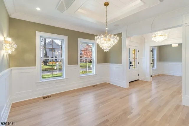 $3,850,000 | 2 Whitman Drive, Chatham, NJ 07928