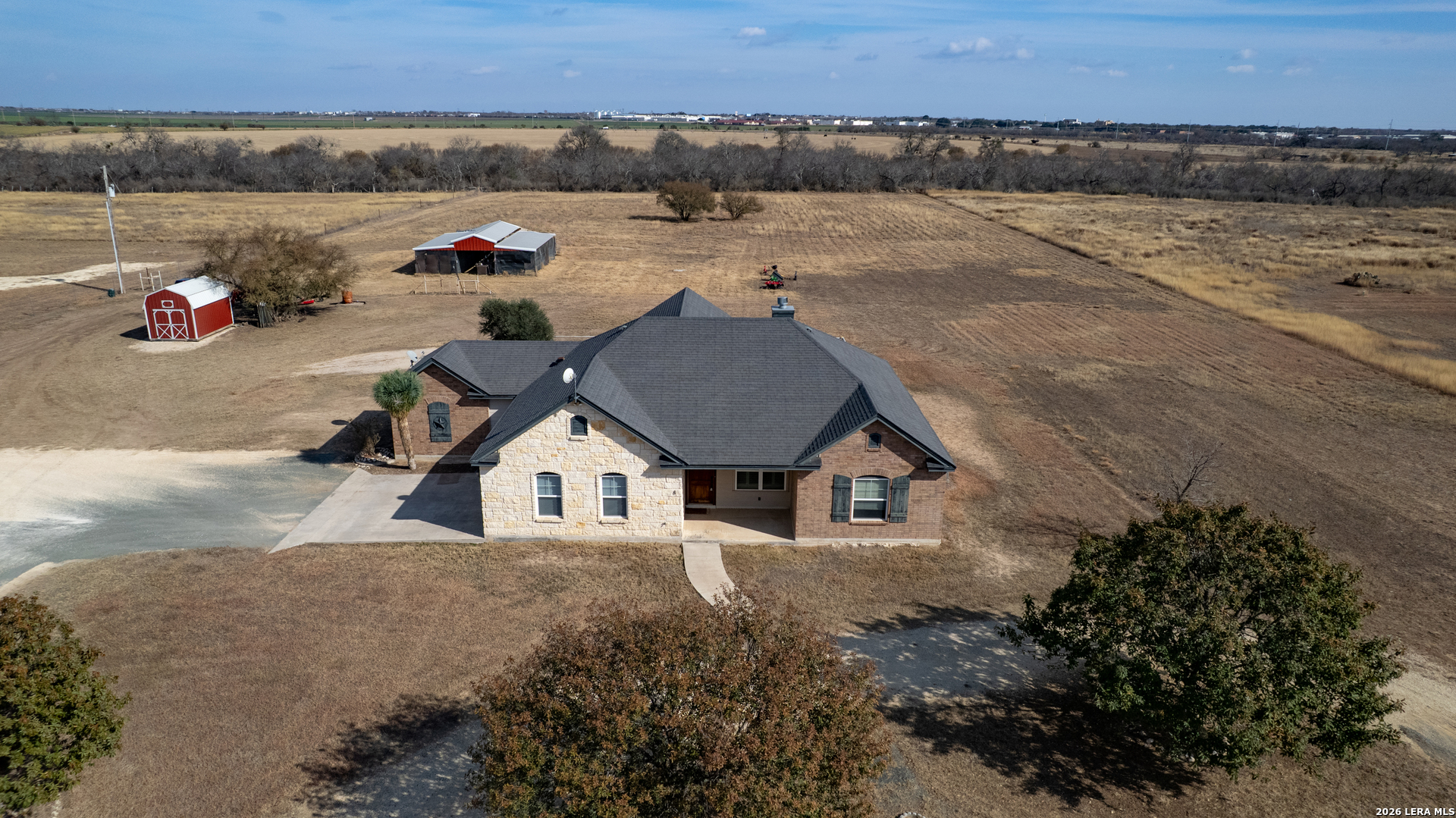 8 Valley View Uvalde, TX 78801 - Photo 33 of 41