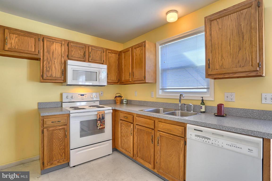 104 Chukar Court Lititz, PA 17543 - Photo 8 of 19 Gallery Image 8