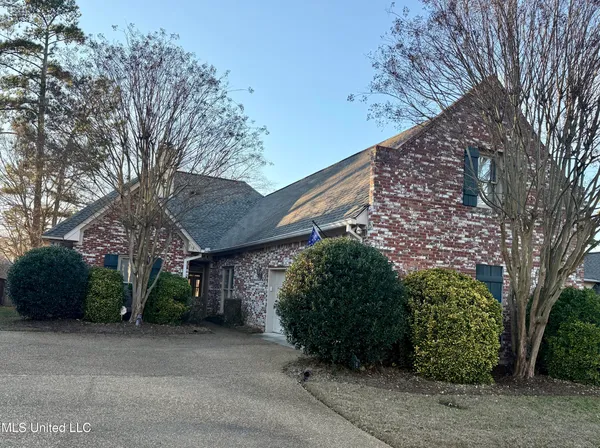 $364,900 | 719 Esplanade Drive, Ridgeland, MS 39157