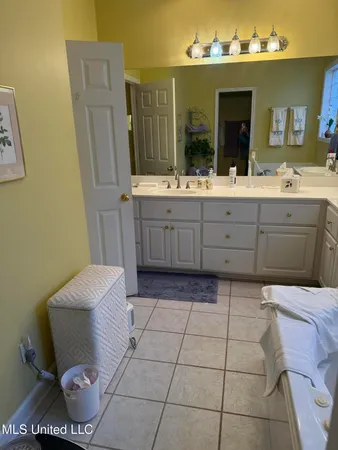 $364,900 | 719 Esplanade Drive, Ridgeland, MS 39157