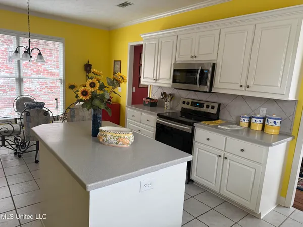 $364,900 | 719 Esplanade Drive, Ridgeland, MS 39157