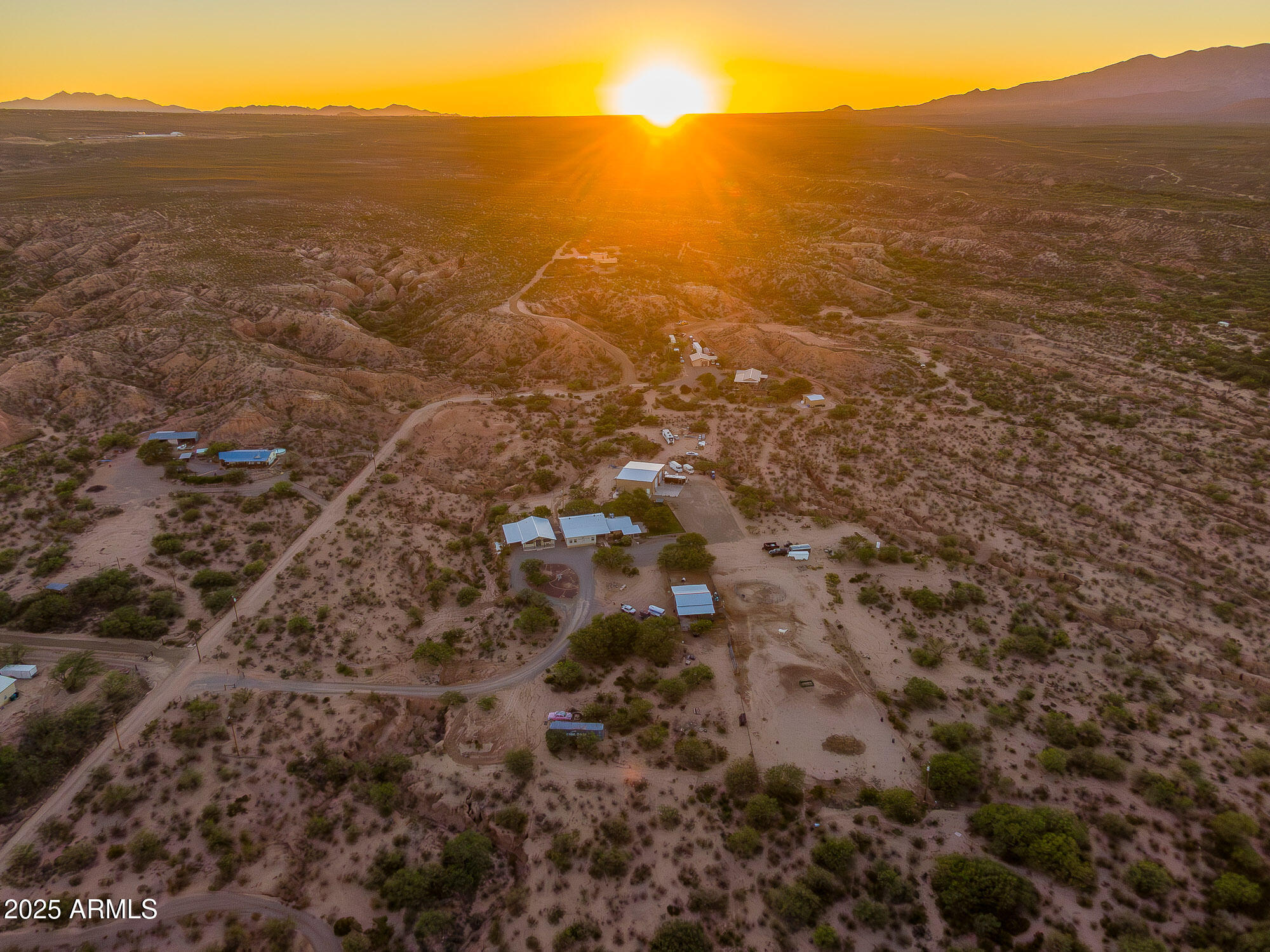1302 West Coyote Trail Benson, AZ 85602 - Photo 50 of 57 a view of city and mountain