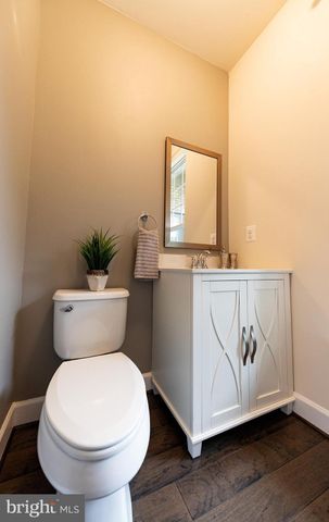 $735,000 | 5946 Clapton Court, Unit 29, Alexandria, VA 22310