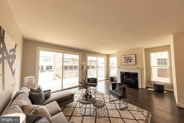 $735,000 | 5946 Clapton Court, Unit 29, Alexandria, VA 22310