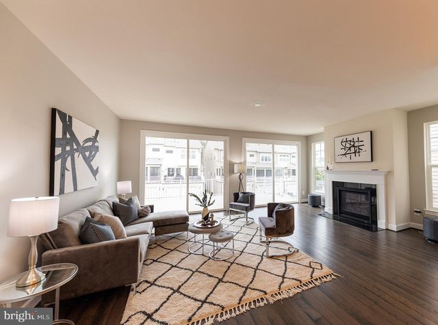 $735,000 | 5946 Clapton Court, Unit 29, Alexandria, VA 22310