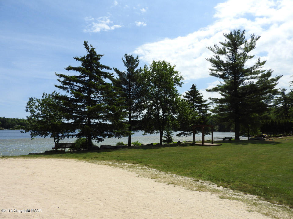 Moseywood Rd Lake Lake Harmony, PA 18624 - Photo 9 of 14 a view of a volley ball court