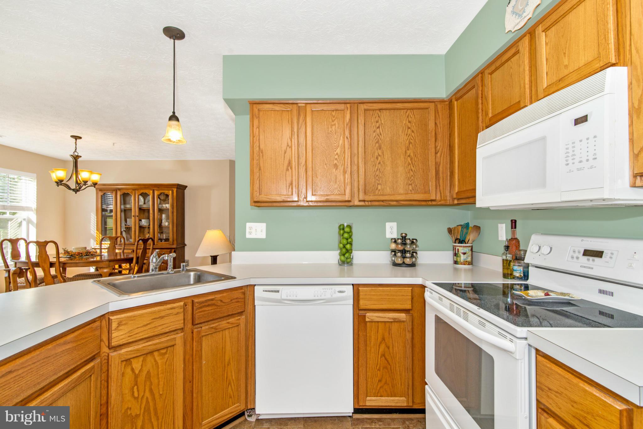 6343 Springwater Terrace, Unit 1012 Frederick, MD 21701 - Photo 20 of 30 Kitchen