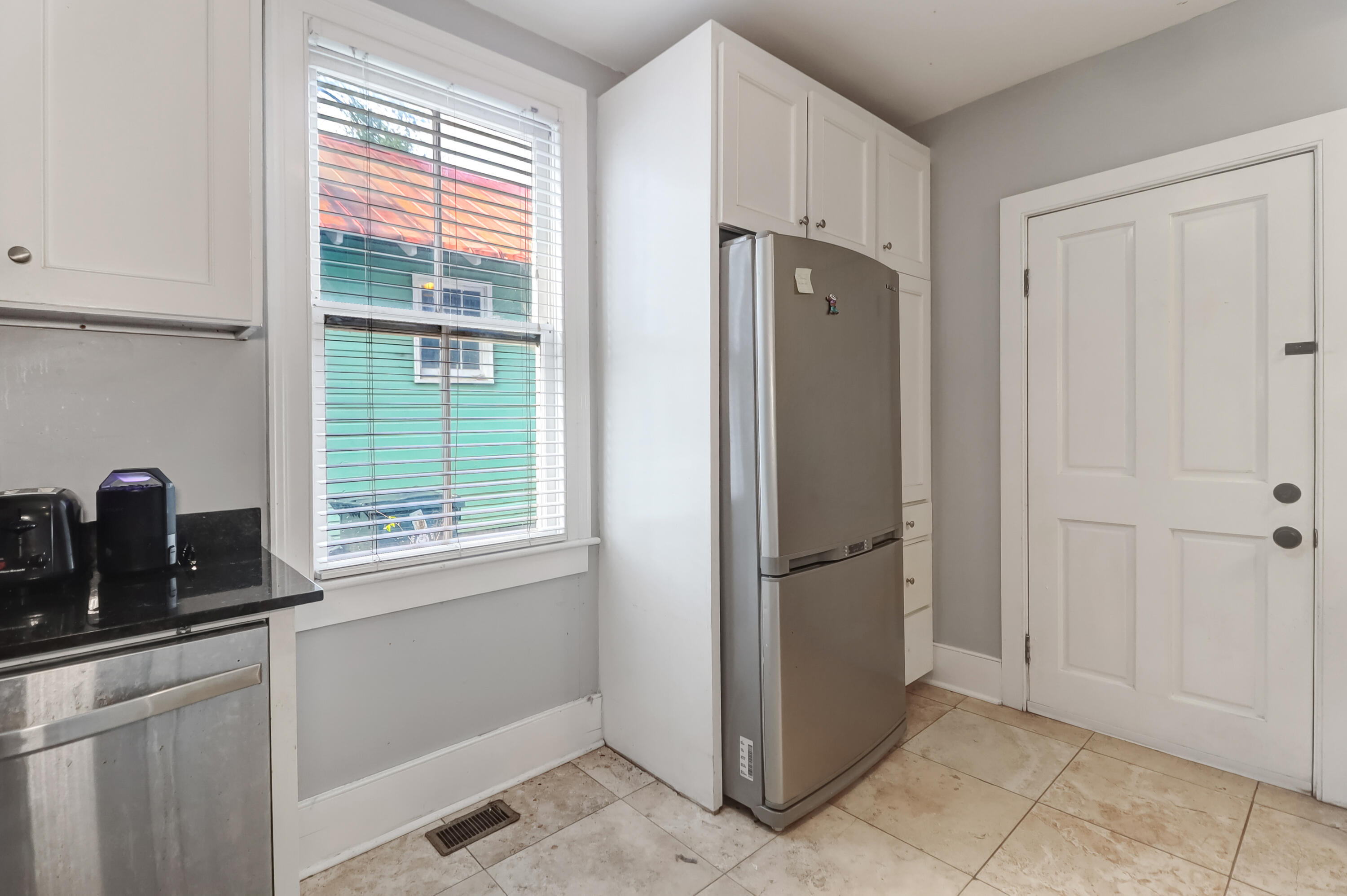 175 Spring Street Charleston, SC 29403 - Photo 7 of 21 Unit 1 Kitchen