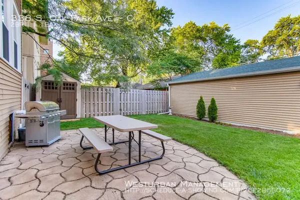 $2,300 | 338 South Oak Park Avenue, Unit C, Oak Park, IL 60302