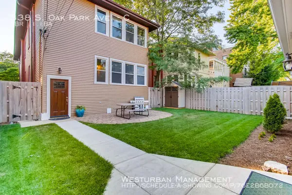 $2,300 | 338 South Oak Park Avenue, Unit C, Oak Park, IL 60302