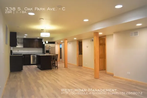 $2,300 | 338 South Oak Park Avenue, Unit C, Oak Park, IL 60302