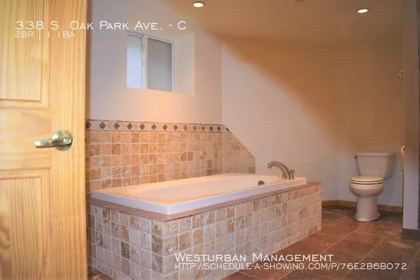 $2,300 | 338 South Oak Park Avenue, Unit C, Oak Park, IL 60302