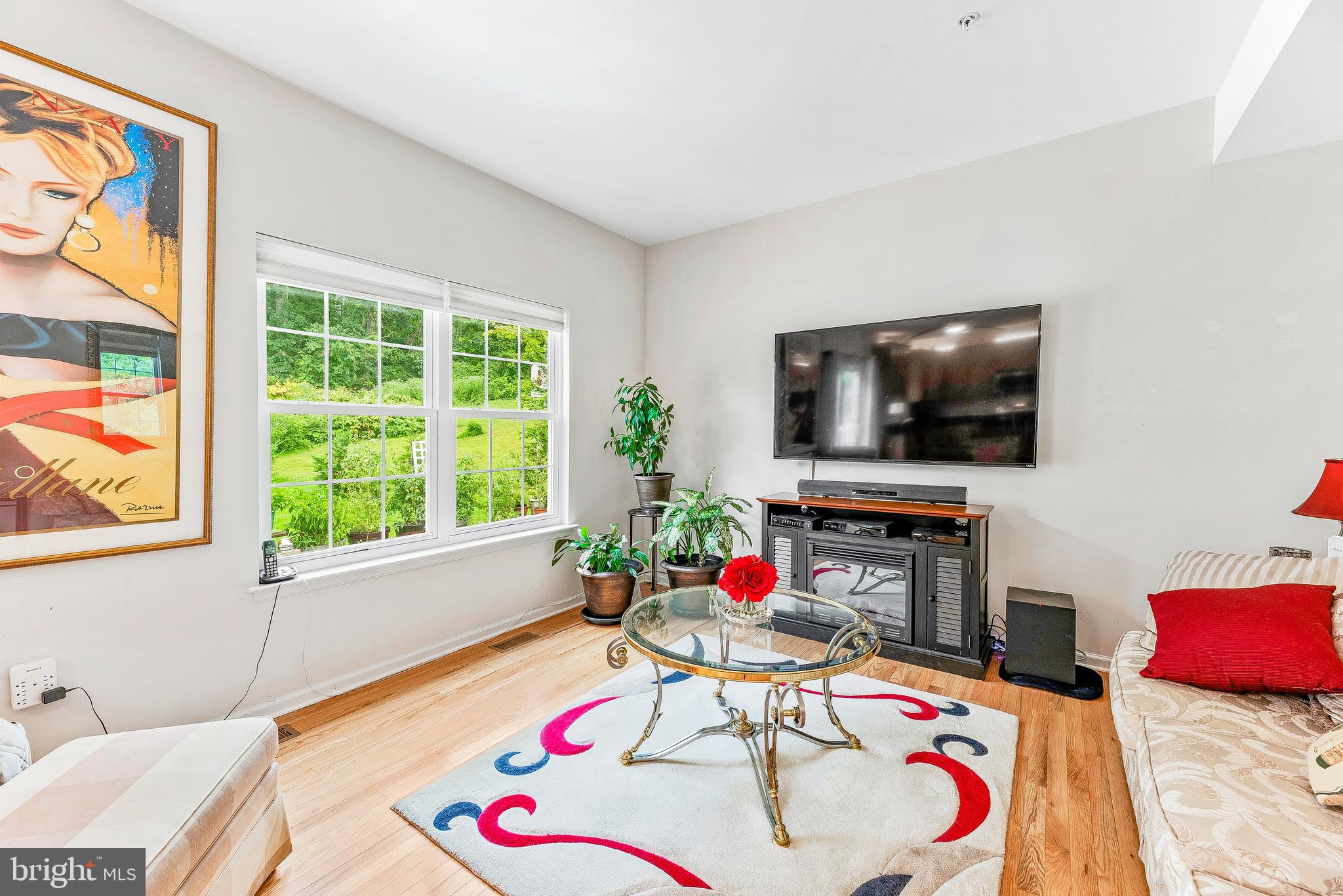 8906 Philadelphia Road Baltimore, MD 21237 - Photo 11 of 40 Living Room