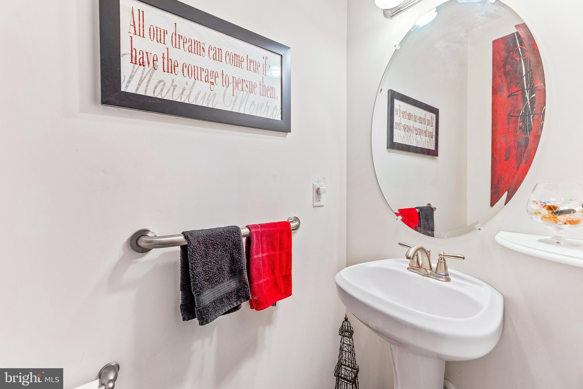 8906 Philadelphia Road Baltimore, MD 21237 - Photo 10 of 40 Powder Room