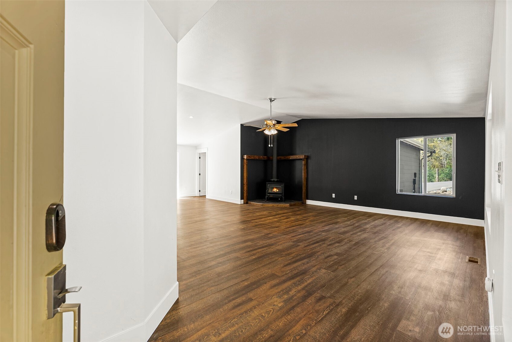 23430 Fisk Road East Orting, WA 98360 - Photo 5 of 40