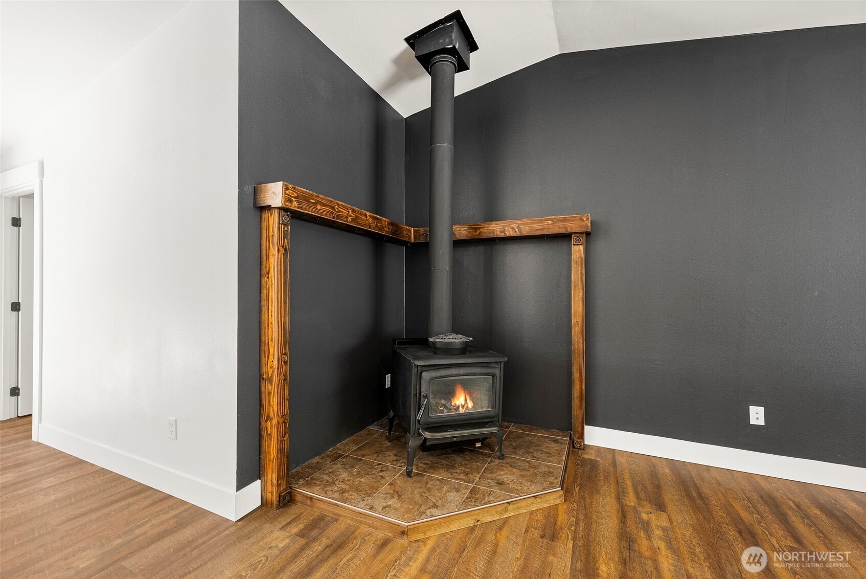 23430 Fisk Road East Orting, WA 98360 - Photo 9 of 40