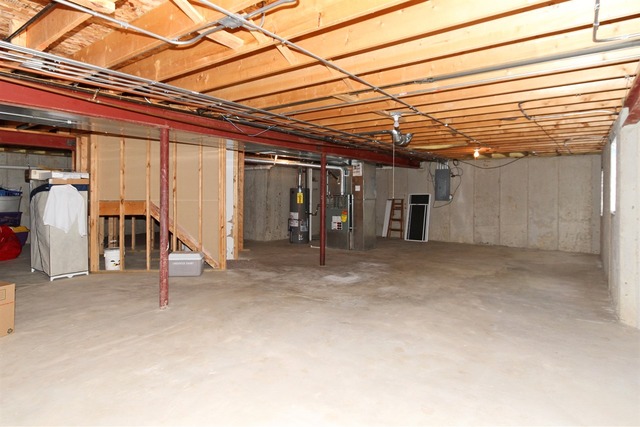 409 Inverness Drive Gurnee, IL 60031 - Photo 22 of 25 a view of a room with wooden floor