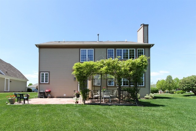 409 Inverness Drive Gurnee, IL 60031 - Photo 25 of 25 a front view of house with yard