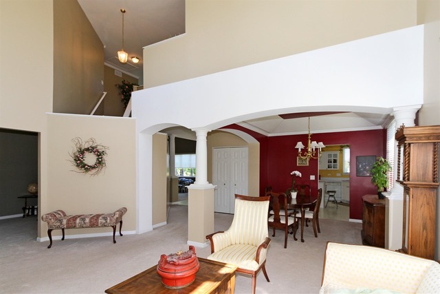 409 Inverness Drive Gurnee, IL 60031 - Photo 6 of 25 a living room with furniture