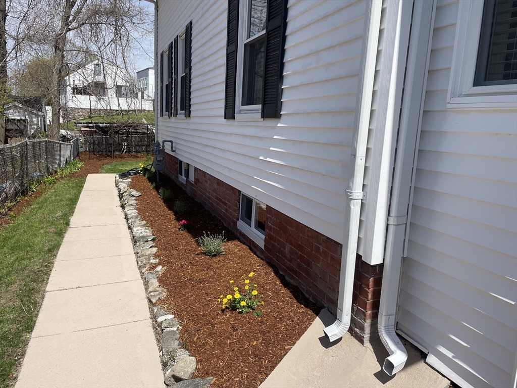 6 Poplar Street Milford, MA 01757 - Photo 8 of 33